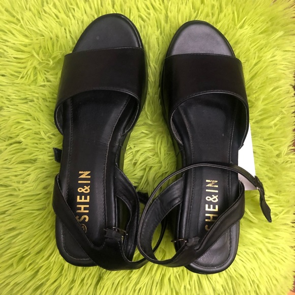 Black Chunky Heels - Picture 2 of 5